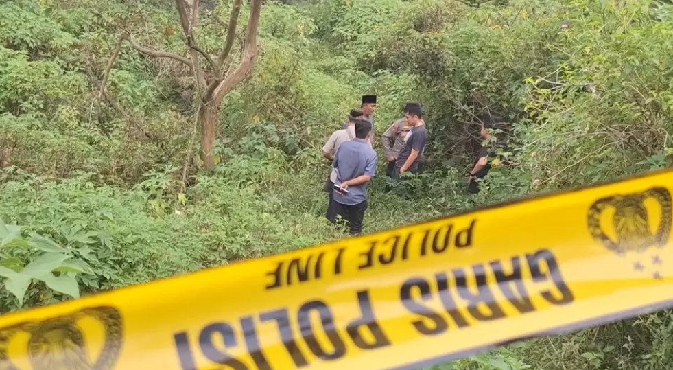 Potongan tubuh manusia diduga korban pembunuhan dan mutilasi ditemukan di Desa Sendi, Kecamatan Pacet, Kabupaten Mojokerto, Jawa Timur, Sabtu, 6 September 2025.