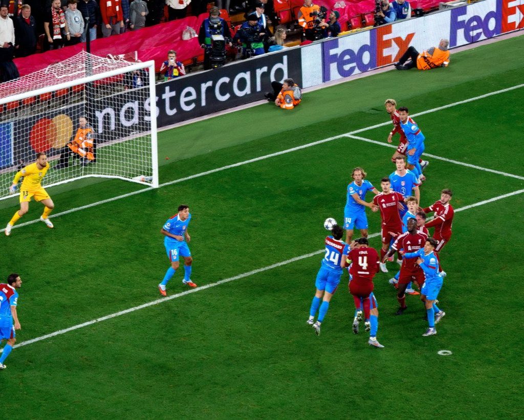 Proses terciptanya gol Virgil van Dijk saat Liverpool vs Atletico Madrid di Champions League (X/@LFC)