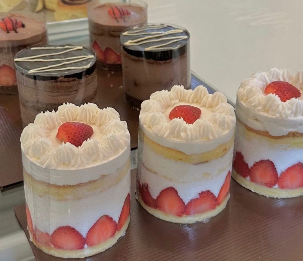 Korean Strawberry Short Cake yang paling disukai pengunjung di Cafe Chinggu