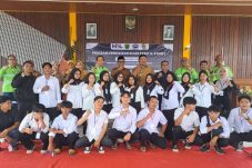 PT Marina Bara Lestari Dukung Penuntasan Wajib Belajar di Kecamatan Segah