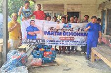 Kado HUT Demokrat, Nelayan Teluk Sulaiman Dapat Amunisi Baru untuk Melaut