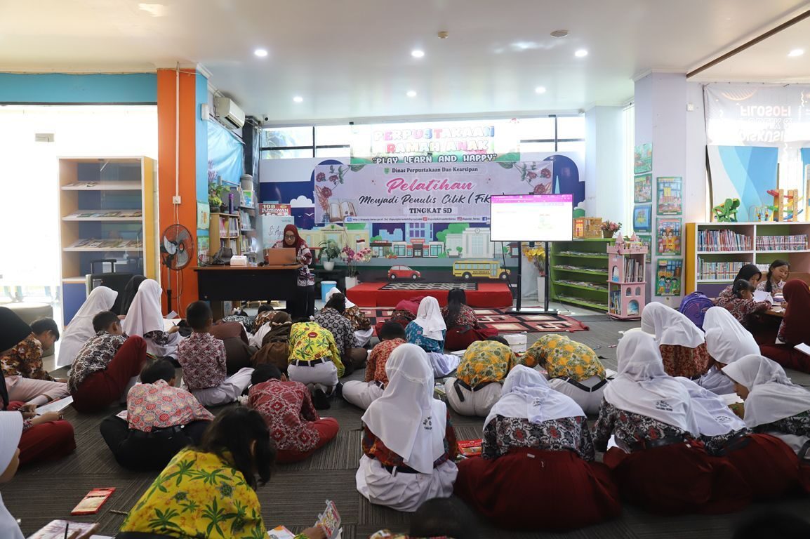Dispusip Berau Ajak Pelajar Jadi Penulis dan Pencerita Lewat Program Literasi