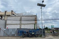 Akibat Plat Baja Ringan Kena Kabel Tegangan Tinggi, Tukang Bangunan di Tanjung Redeb Tersetrum dan Dilarikan ke Rumah Sakit