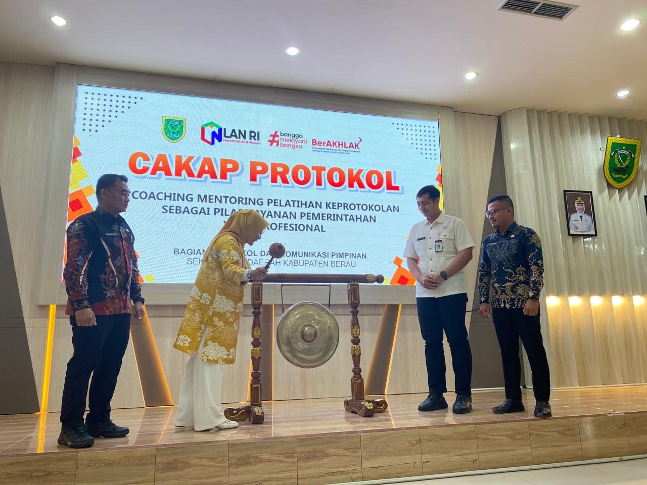 Sri Juniarsih Minta Bagian Protokol Pimpinan Bekerja Lebih Profesional