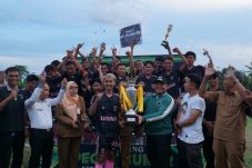 Kontribusi Berau Coal di Hari Jadi Kampung Pegat Bukur, Ditutup Kemenangan Tuan Rumah di Final Batu Bual Cup