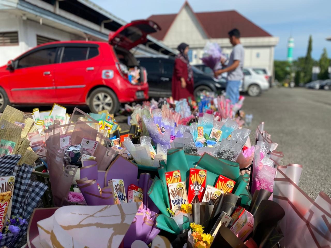 Banjir Untung Pedagang Buket saat Pelantikan PPPK Berau 