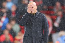 Liverpool Lupa Cara Menang, Arne Slot Bingung dengan Taktiknya Sendiri