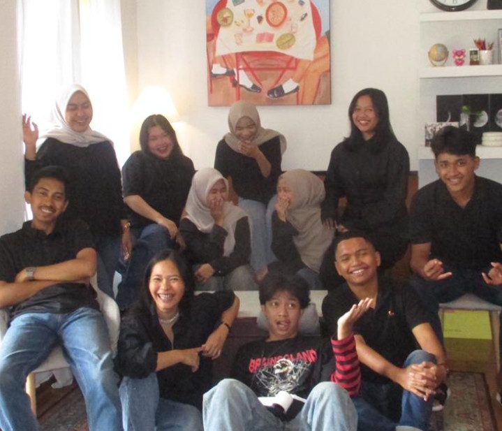 Firda Zakia bersama kawan-kawan pendiri Rene matcha specialty (Ist)