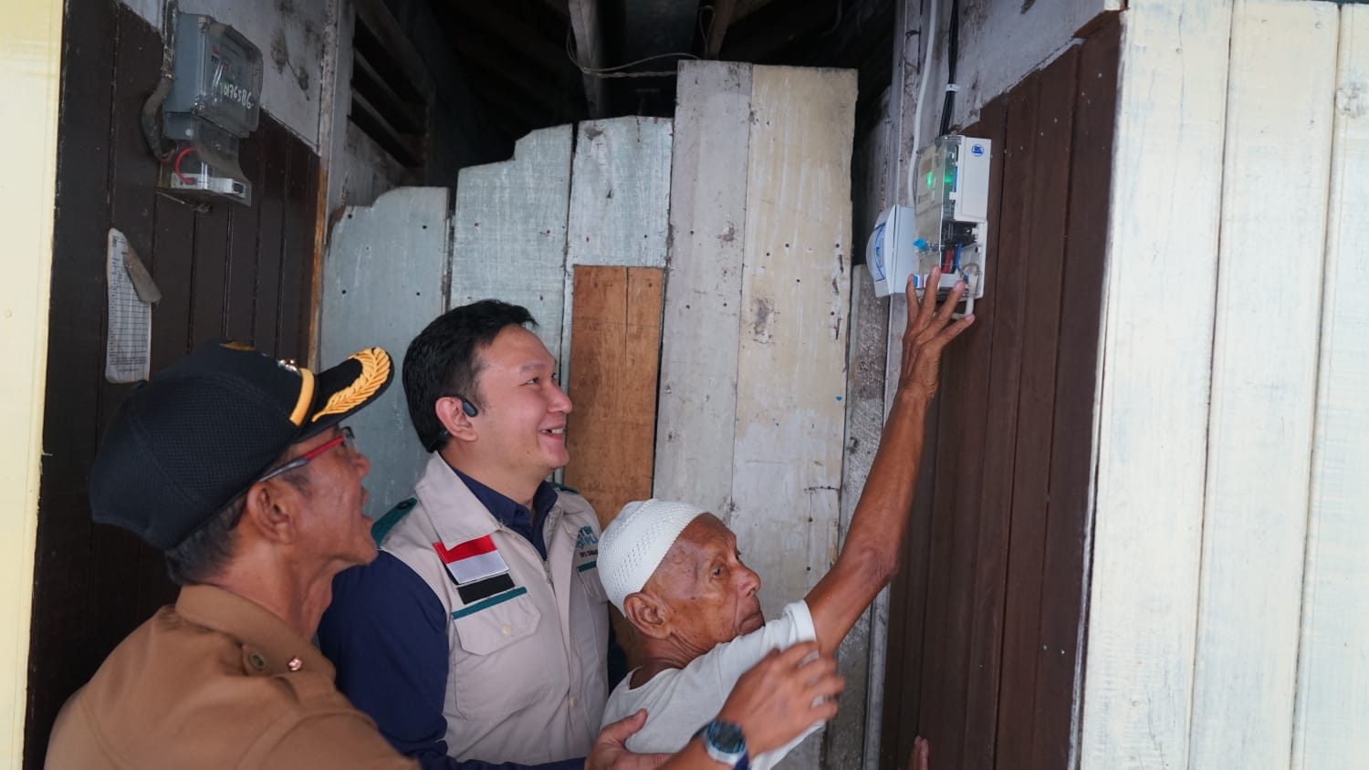 Ratusan Warga Berau Nikmati Listrik Gratis dari PLN, DPRD Apresiasi Program LUTD, Minta Jangkauan Diperluas