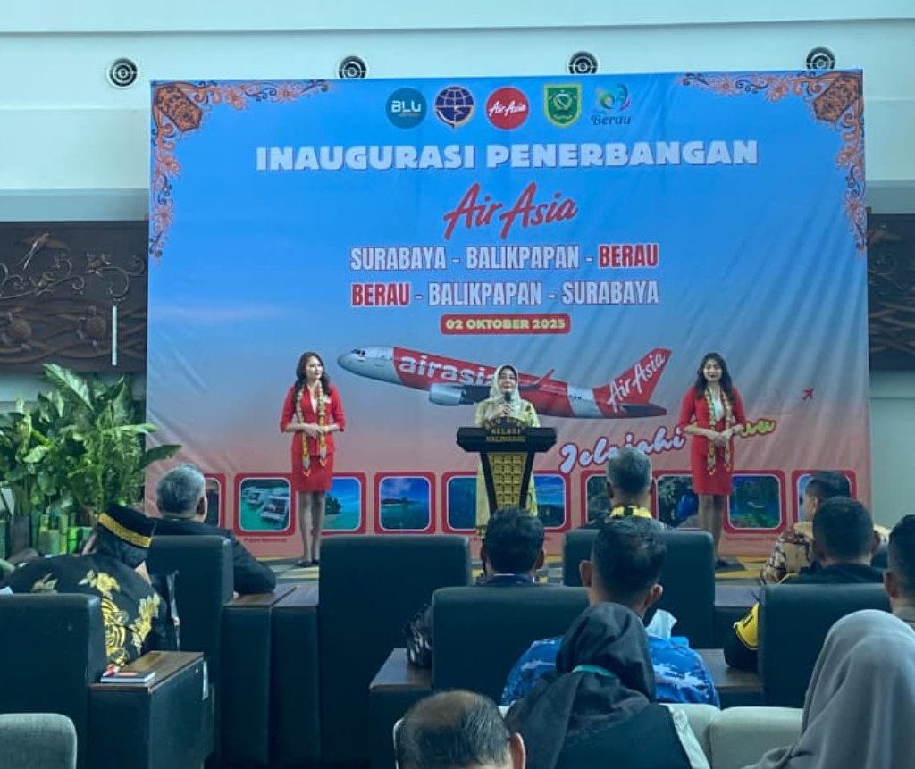 Penerbangan Perdana Air Asia ke Kabupaten Berau di Bandara Kalimarau (Dok.Prokopim Berau)
