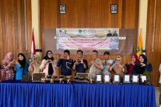 Ubah Limbah Jadi Peluang Ekonomi, Diskoperindag Berau Latih Pelaku IKM Pulau Maratua Olah Kelapa