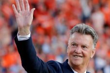 Pengumuman Besar Senin Besok, Louis Van Gaal Jadi Pelatih Timnas Indonesia?