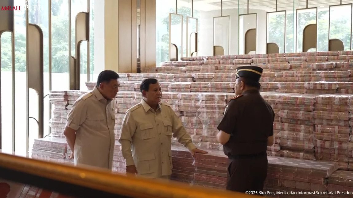 Prabowo Saksikan Tumpukan Uang Rp 13,25 Triliun Dikembalikan ke Negara: Bisa Renovasi 8.000 Sekolah