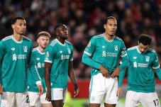 Liverpool Makin Terpuruk, Arne Slot Ngaku Belum Dapat Solusi