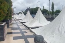 Tenda Event Ganggu Pengendara hingga Timbulkan Senggolan Kendaraan di Jalan Milono, Ini Penjelasan Penyelenggara