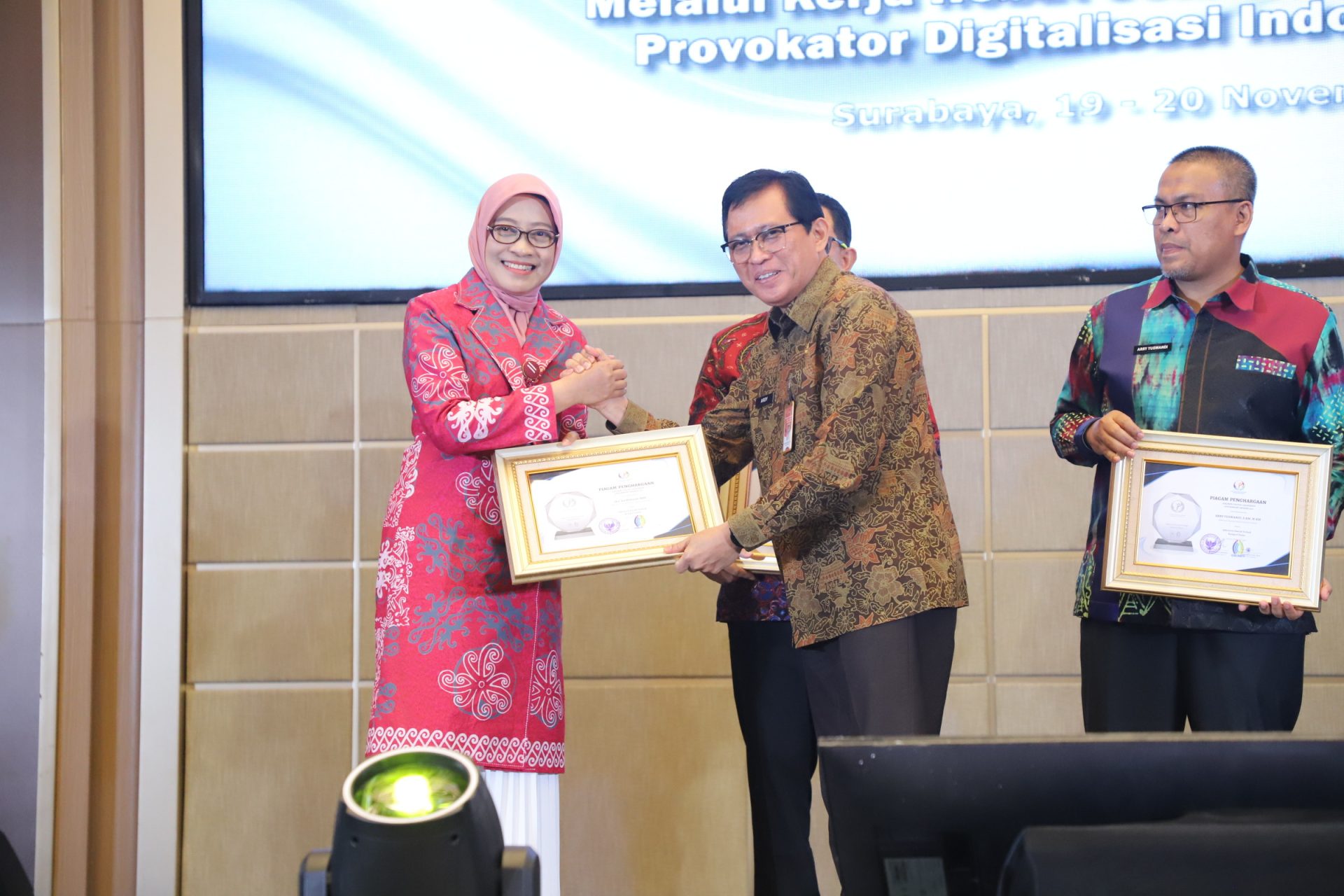 Prestasi Membanggakan, Sekda Kaltim Raih Juara Implementasi SPBE Terbaik Nasional