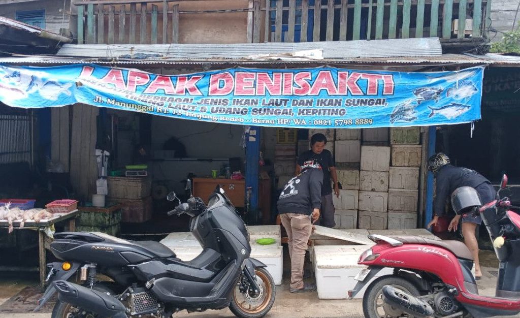 Lapak pedagang ikan di Tanjung Redeb Berau (Adrikni Sholikhati/BT)
