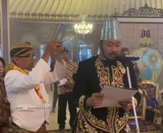 Konflik Kraton Surakarta, KGPH Hangabehi Dinobatkan Jadi Pakubuwono XIV