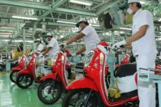 Prabowo Ungkap Indonesia Akan Punya Motor Buatan Dalam Negeri