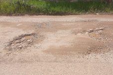 Warga Keluhkan Jalan Cut Nyak Dien Berau Berlubang, Sebut Sering Kecelakaan