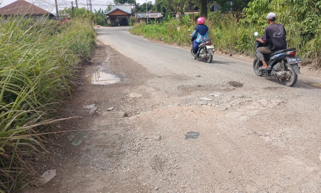 Warga Perumahan BTN Sambaliung Keluhkan Jalan Rusak, Sebut Rawan Kecelakaan
