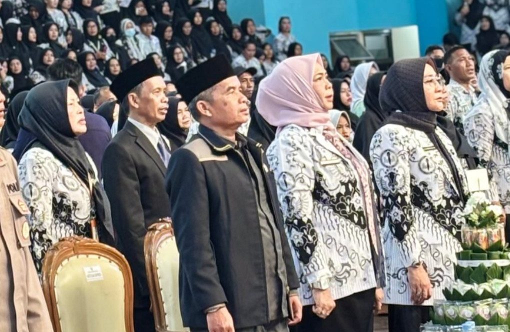 Wakil Ketua II DPRD Berau Sumadi, hadiri peringatan Hari Guru Nasional (Instagram/@humas.dprdberau)