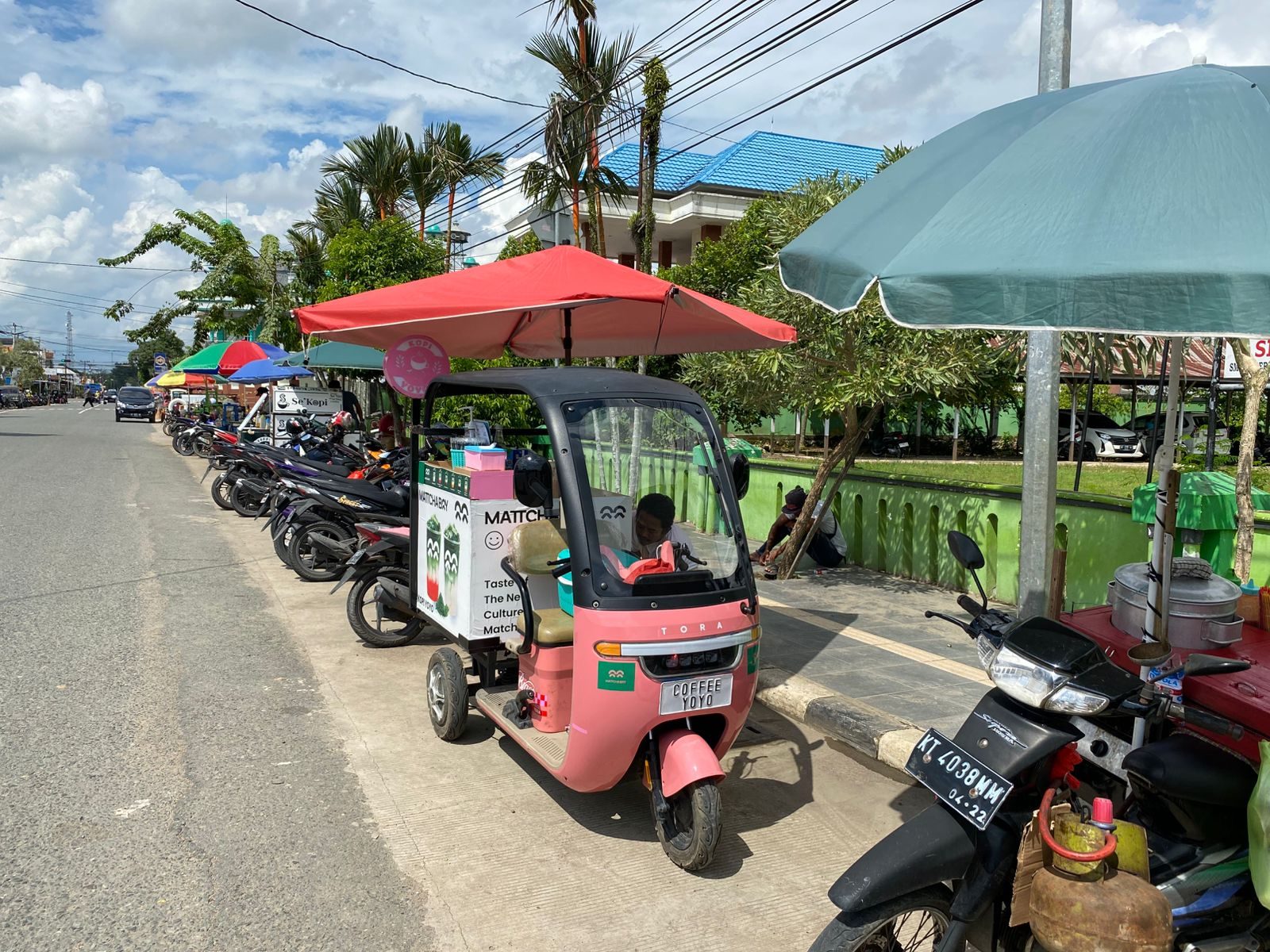 Pedagang Kopi Keliling Siap Tak Jualan di Trotoar, Tapi Minta Pemerintah Beri Solusi