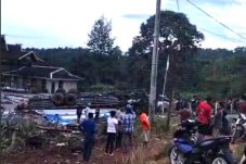 Empat Korban Jiwa Dinyatakan Meninggal Dunia Dalam Kecelakaan Truk di Mangkajang
