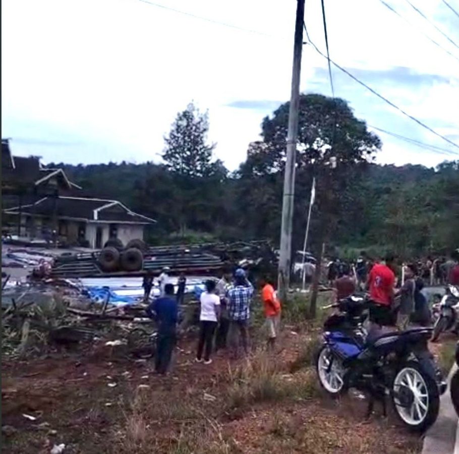 Empat Korban Jiwa Dinyatakan Meninggal Dunia Dalam Kecelakaan Truk di Mangkajang