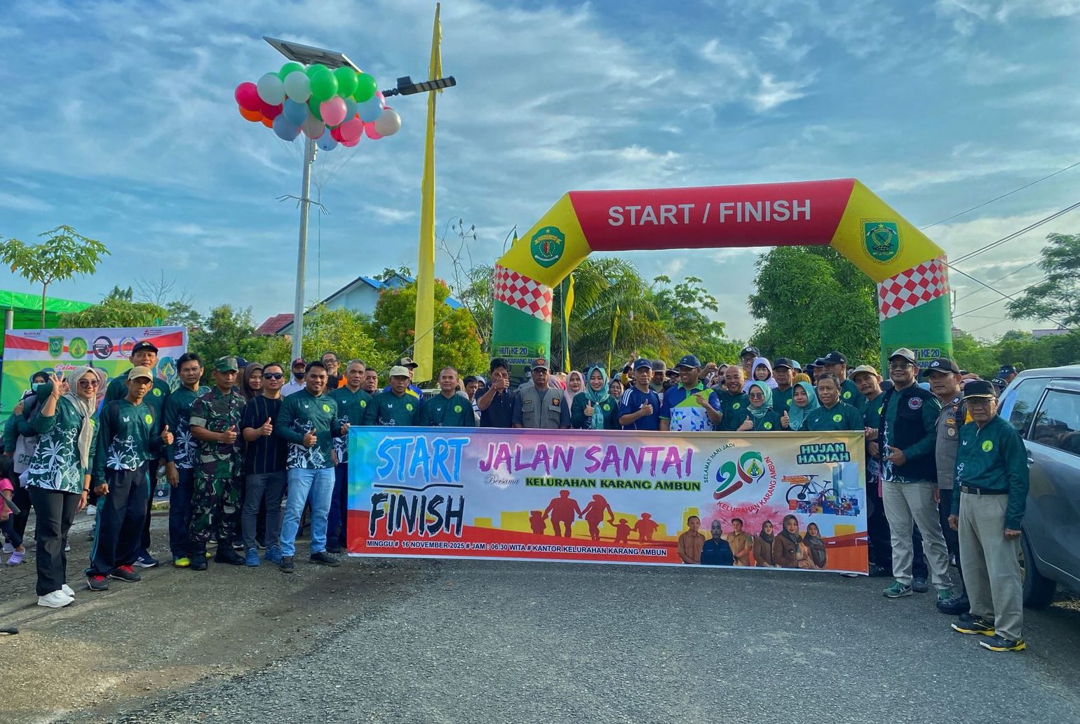Pesta Rakyat Meriah di Karang Ambun, Rayakan Hari Jadi ke-20 dengan Jalan Santai, Manutung Jukut, dan Bantuan Motor Sampah