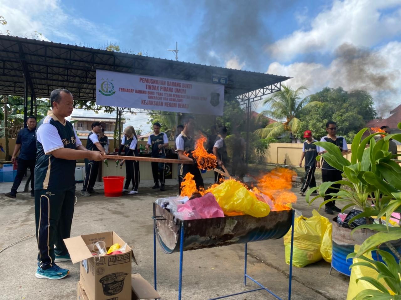 Didominasi Kasus Narkoba, Kejari Berau Musnahkan Barang Bukti 89 Perkara