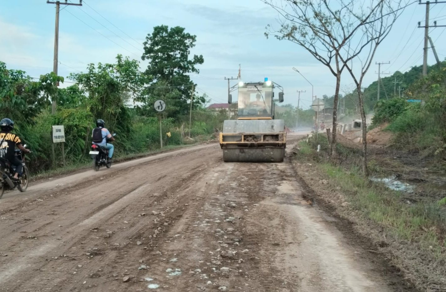 Pemerintah Kampung Gurimbang Bersinergi dengan Perusahaan Perbaikan Akses Jalan