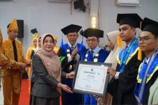 Cetak 401 Lulusan, UMB Catat Rekor Wisuda Terbanyak, Sri Juniarsih Tantang Alumni Beraksi Nyata