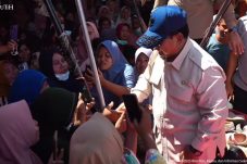 Prabowo Tinjau Lokasi Banjir Bandang Sumatera, Minta Pemda Waspada Perubahan Iklim