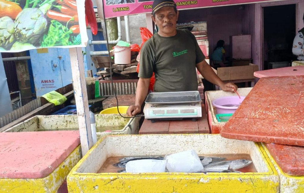 Pedagang ikan di Jalan Gunung Maritim dan Jalan Manunggal, Tanjung Redeb, Berau (Adrikni/BT)