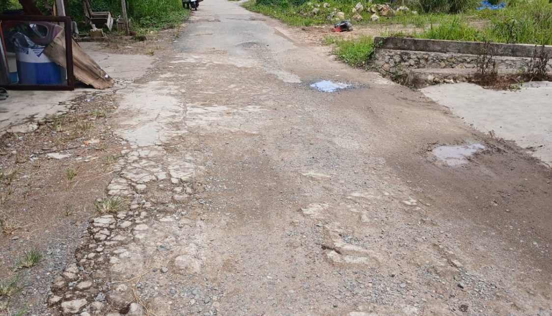 Jalan Gang Aria Tanjung Redeb Berlubang, Warga Sebut Seperti Bukan di Kota