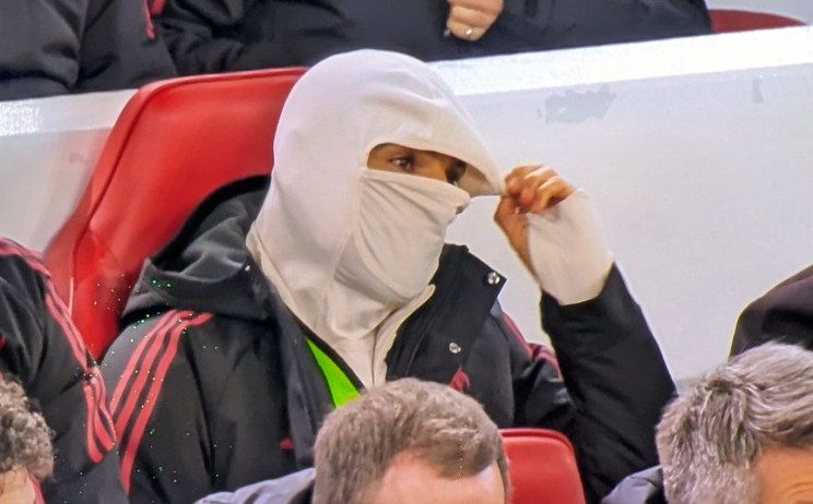 Mohamed Salah dibangkucadangkan di laga Liverpool vs Sunderland (X/@LFC)