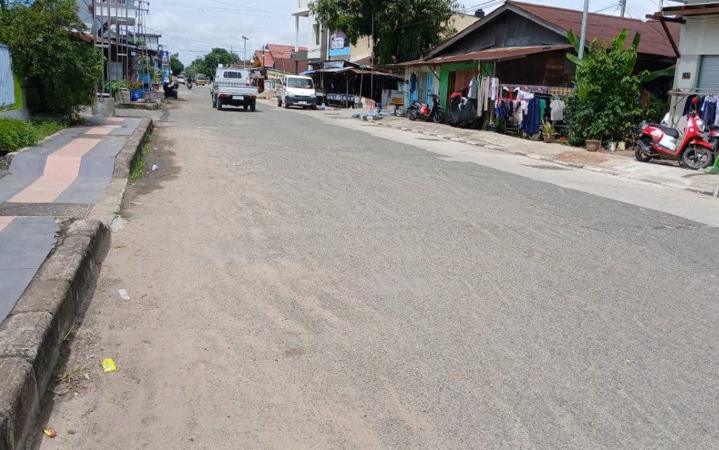 Kondisi ruas jalan di Jalan Mangga 3, Tanjung Redeb, Berau (Adrikni/BT)