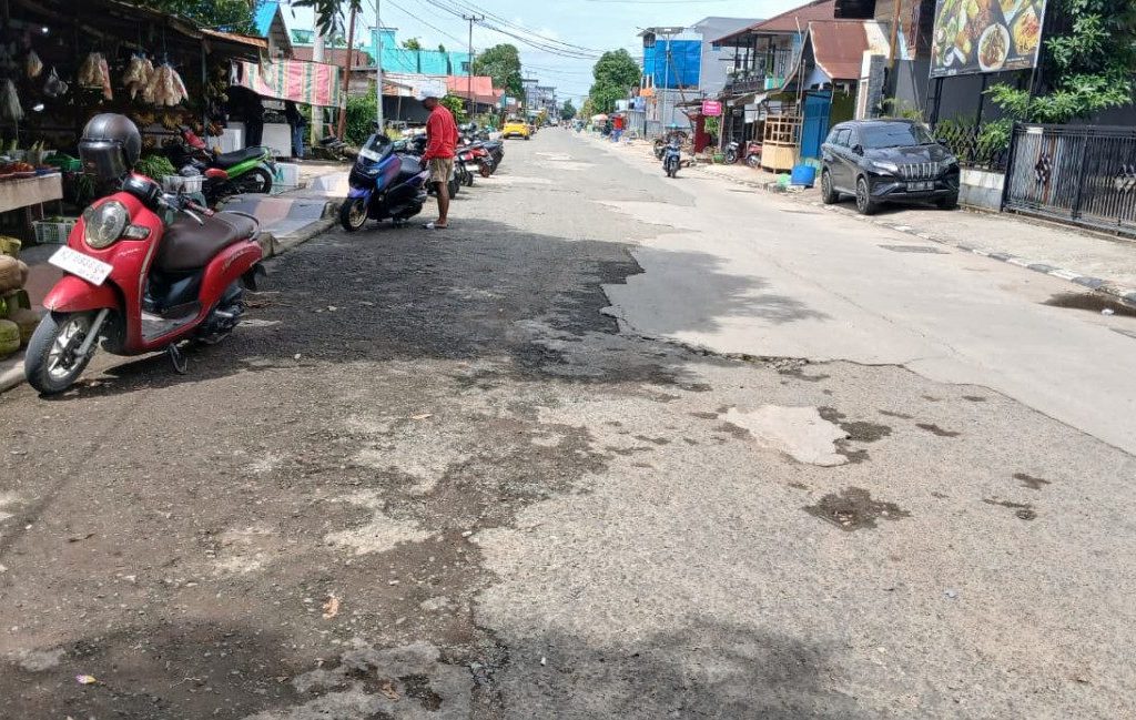 Kondisi ruas jalan di Jalan Mangga 3, Tanjung Redeb, Berau (Adrikni/BT)