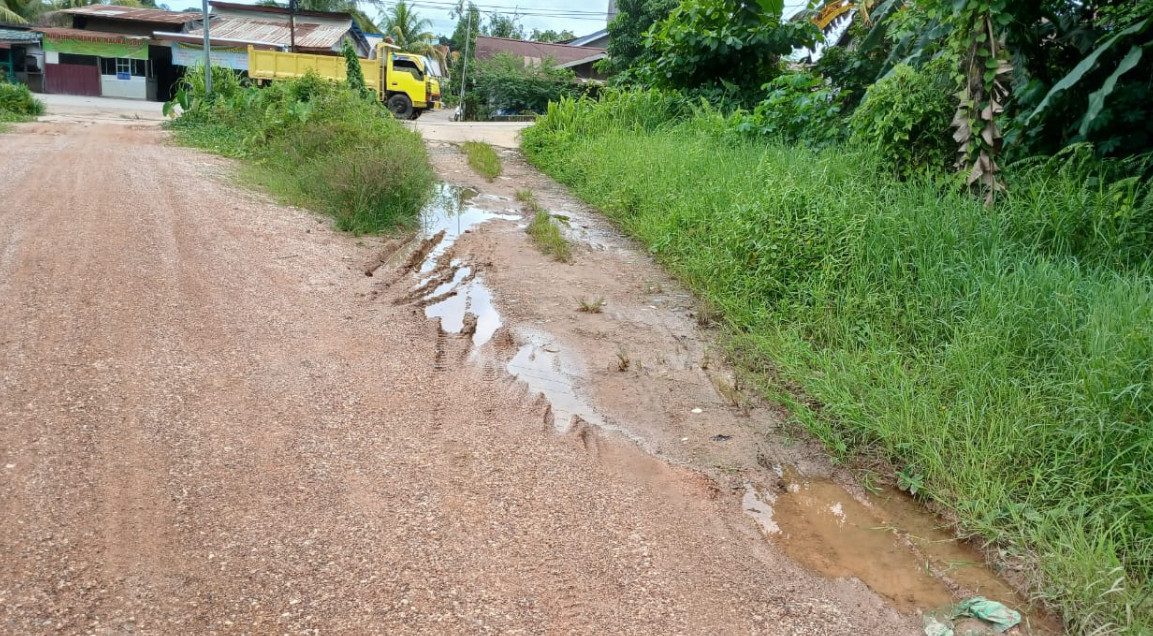 Jalan Gang Ma’arif Tanjung Redeb Masih Berupa Tanah, Warga Harap Perbaikan