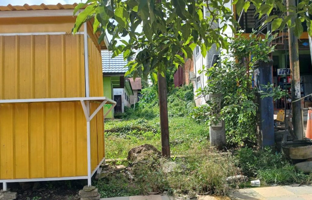 Akses jalan Gang Punai, Rinding yang merupakan milik pribadi, warga berharap pemerintah membangun akses jalan umum (Adrikni/BT)