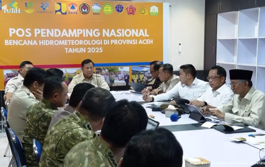 Presiden Prabowo saat pimpin rapat penanganan bencana di Aceh (YouTube/BPMI Setpres)