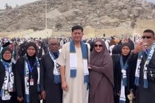 Pergi Umrah Saat Warganya Terkena Bencana, Prabowo Minta Mendagri Copot Bupati Aceh Selatan