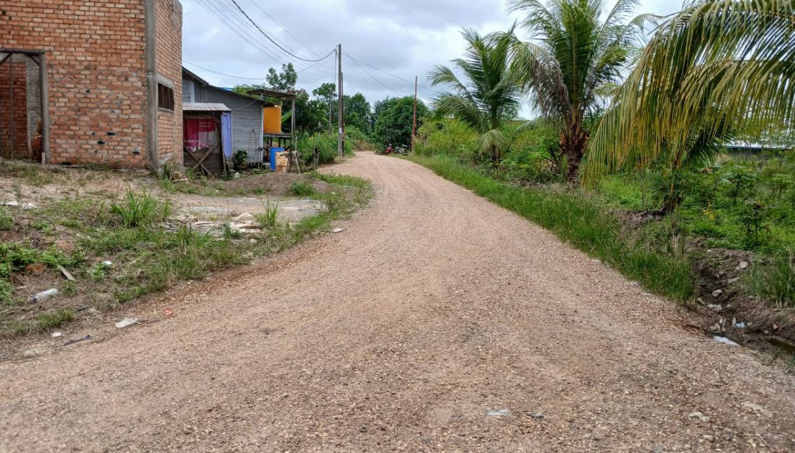 Perbaikan Jalan Terhenti, Warga Gang Dayak Sambaliung Minta Perbaikan Dilanjutkan