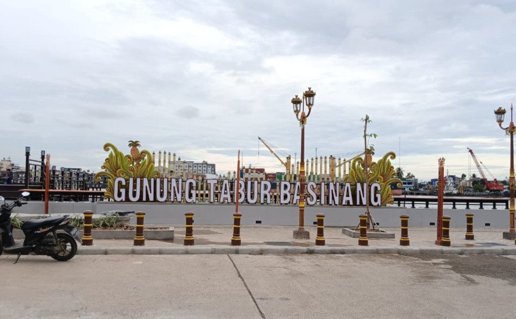 Suasana Tepian Gunung Tabur, Berau usai revitalisasi (Adrikni/BT).