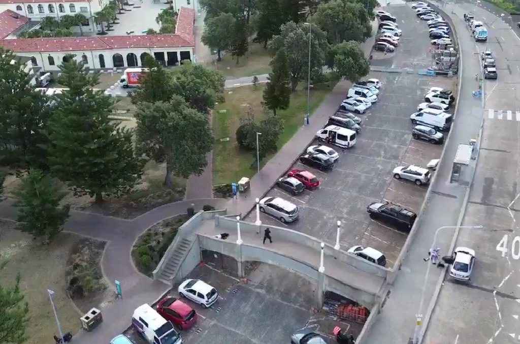 Pelaku penembakan di Bondi Beach, Australia (X/@Breaking911)