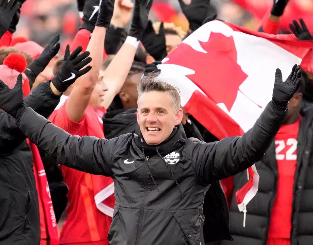 John Herdman saat menjadi pelatih Timnas Kanada (fifa.com)