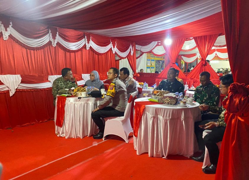 Bupati Berau Sri Juniarsih bersama Forkopimda melakukan patroli sinergitas dan pemantauan langsung ke sejumlah gereja dalam rangka pengamanan malam Natal 2025 (Diva/BT)