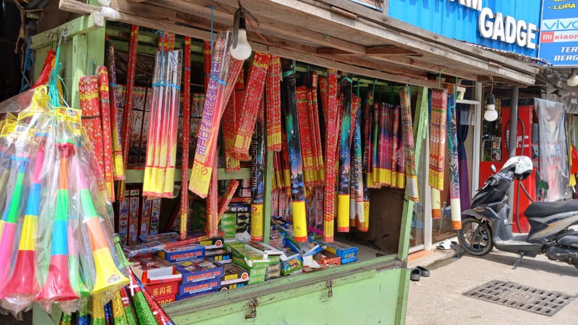 Pedagang Kembang Api di Berau Harap Cuan Jelang Malam Tahun Baru
