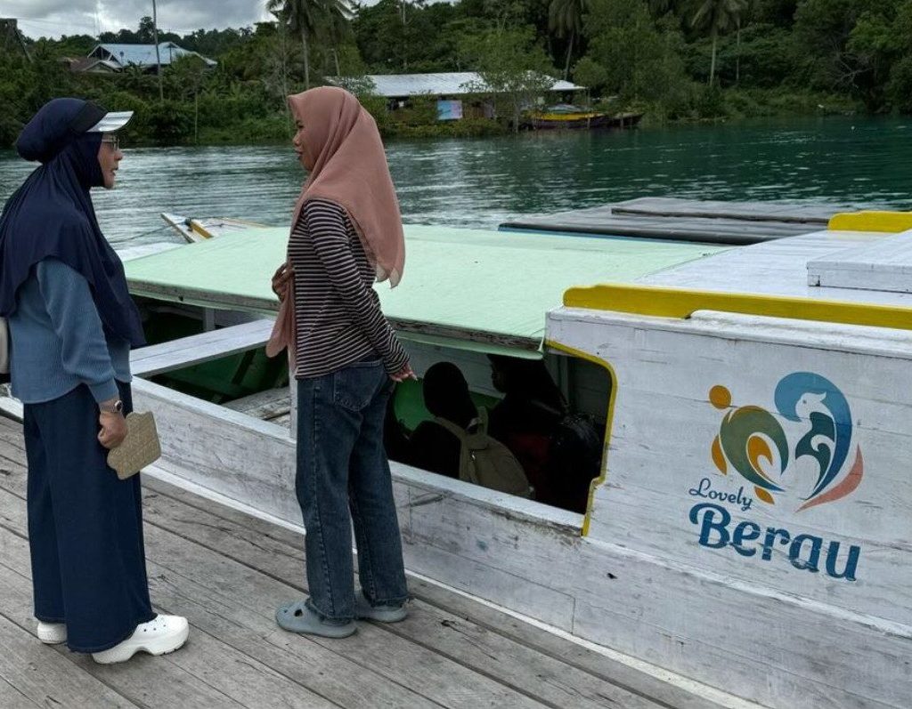 Bupati Berau Sri Juniarsih saat tinjau destinasi wisata Labuan Cermin (Instagram/@srimaksir)